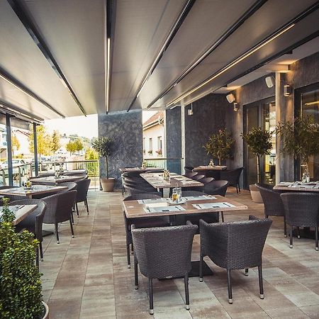 Orion Apartman Sarvar Bagian luar foto