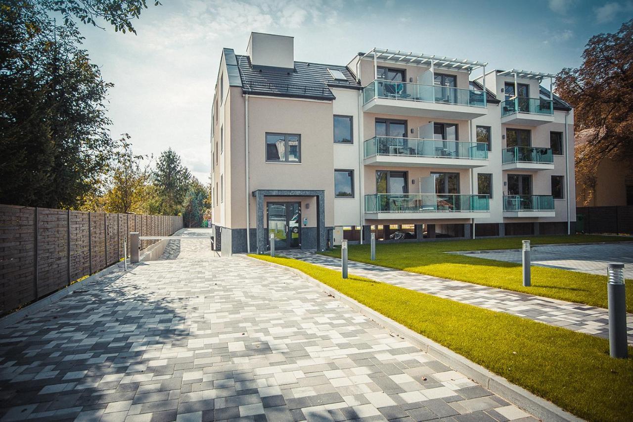 Orion Apartman Sarvar Bagian luar foto